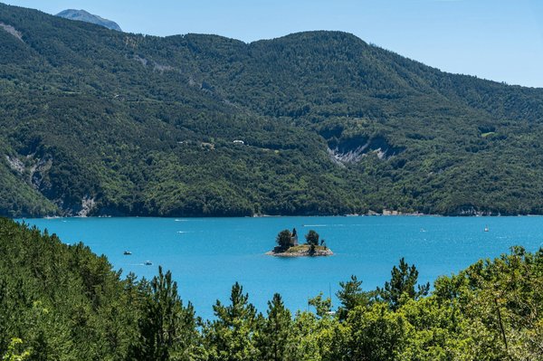 Une protection idéale pour vos plantes with the "tunnel de forçage "